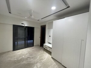 Room in 4 BHK Builder Floor at Sector 15 ii – for Sale