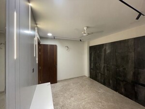 Room in 4 BHK Builder Floor at Sector 15 ii – for Sale