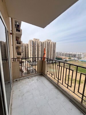 2 BHK Apartment For Rent in Signature Global Orchard Avenue, Sector 93