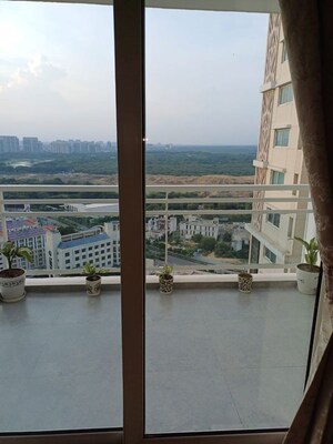 Balcony in 4 BHK Apartment at DLF Park Place, Sector 54 – for Sale