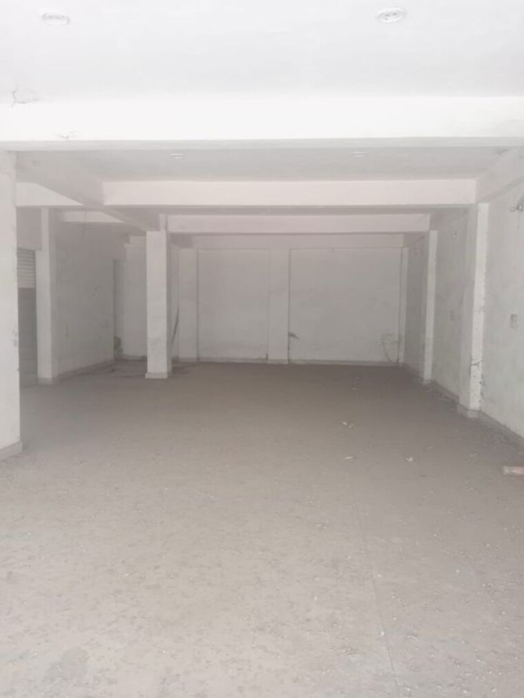 Room, new industrial township 1 3 Bedroom 200 Sq.Yd. Builder Floor In New Industrial Township 1 Faridabad 10287879