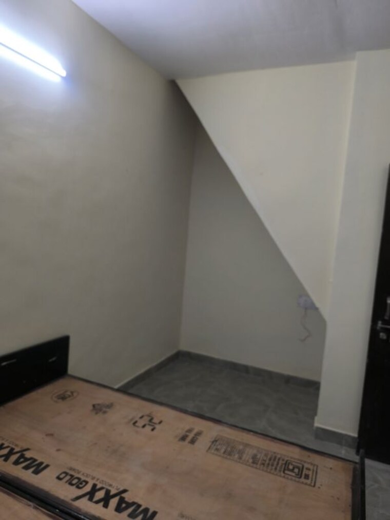 Room, sector 56 1 Bedroom 500 Sq.Ft. Villa In Sector 56 Noida 10287904