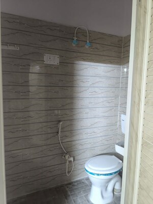 Bathroom in 1 BHK Villa at Sector 56 – for Rent