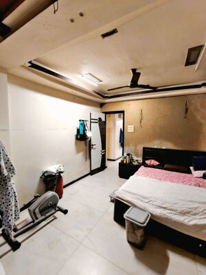 Room in 2 BHK Apartment at Kurla West – for Rent