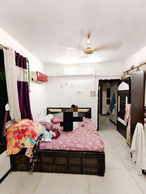 Bedroom in 2 BHK Apartment at Kurla West – for Rent