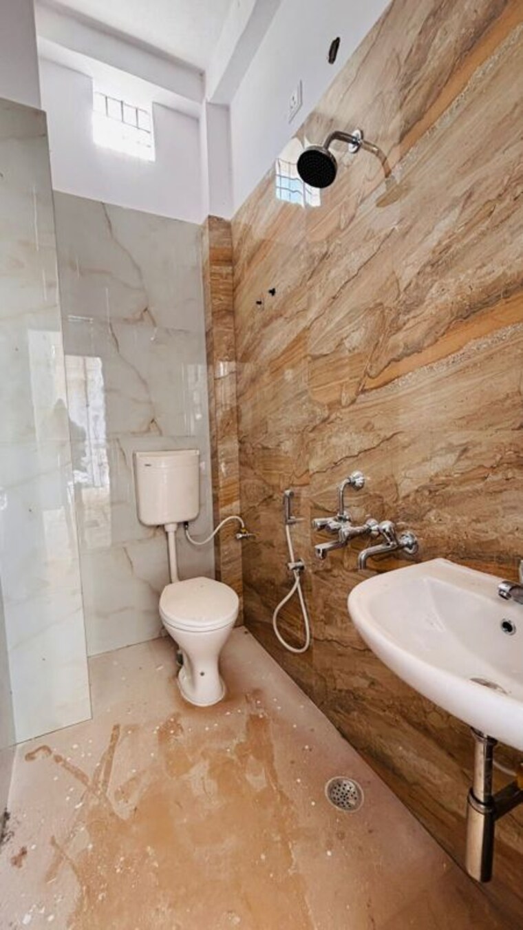 Bathroom, kursi road 2 Bedroom 1000 Sq.Ft. Villa In Kursi Road Lucknow 10287933