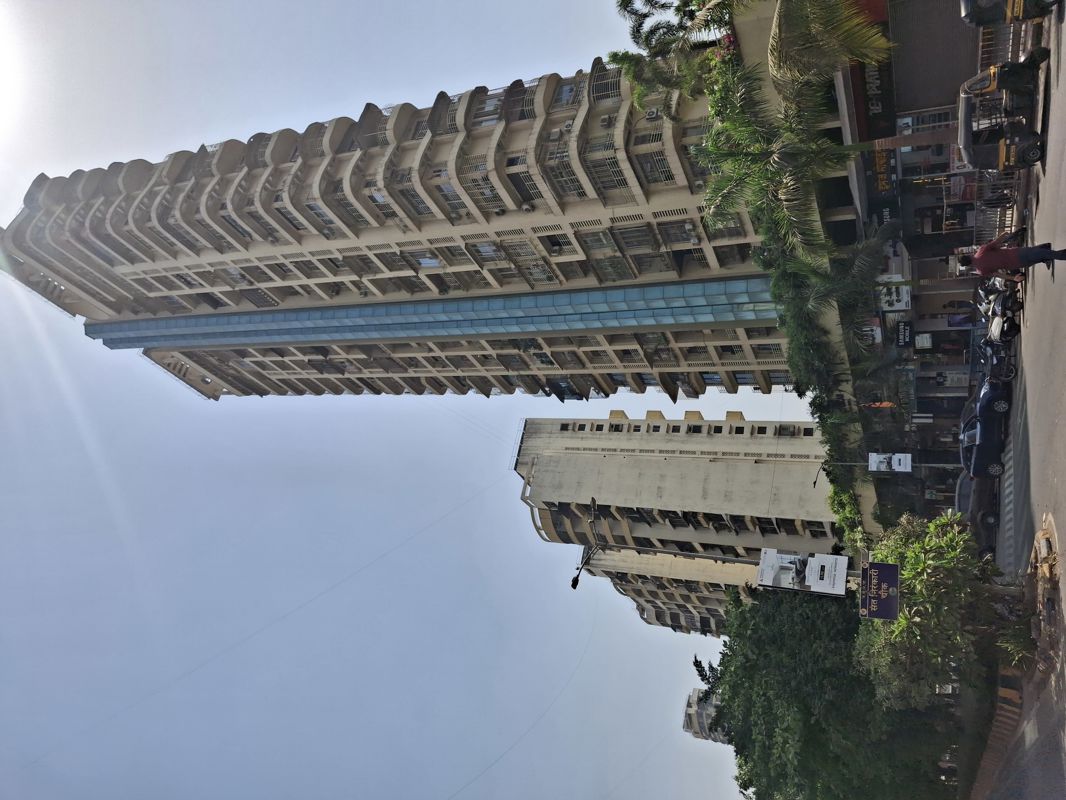 3 BHK + Extra Room,Basement,Store Room 2400 Sq.Ft. Apartment in Gajra Bhoomi Oscar