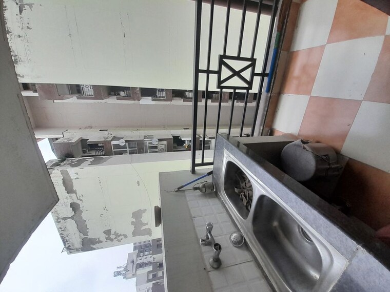 Kitchen, maya-garden-city 2.5 Bedroom 1352 Sq.Ft. Apartment In Lohgarh Zirakpur 10287963