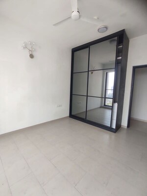 Room in 3 BHK Apartment at Sobha City Gurgaon, Sector 108 – for Rent