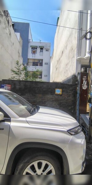  Plot For Sale in Rohini Sector 11