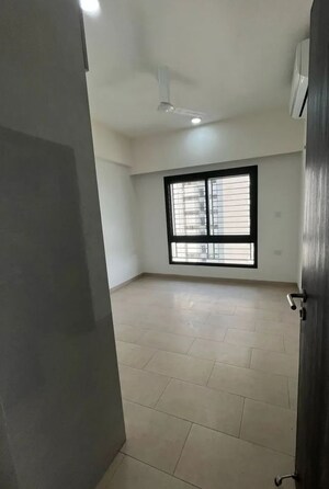 Room in 3 BHK Apartment at Sobha City Gurgaon, Sector 108 – for Rent