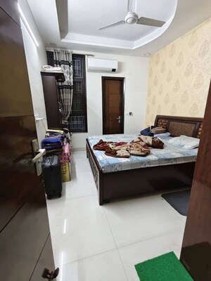 Bedroom in 2 BHK Builder Floor at Sector 9a – for Rent
