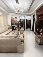 2 BHK + Pooja Room 160 Sq.Yd. Builder Floor in Sector 9A