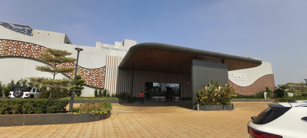 Plot For Sale in Manneguda