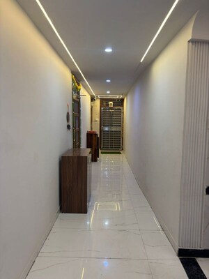  4 BHK Apartment at Mansarovar – for Sale