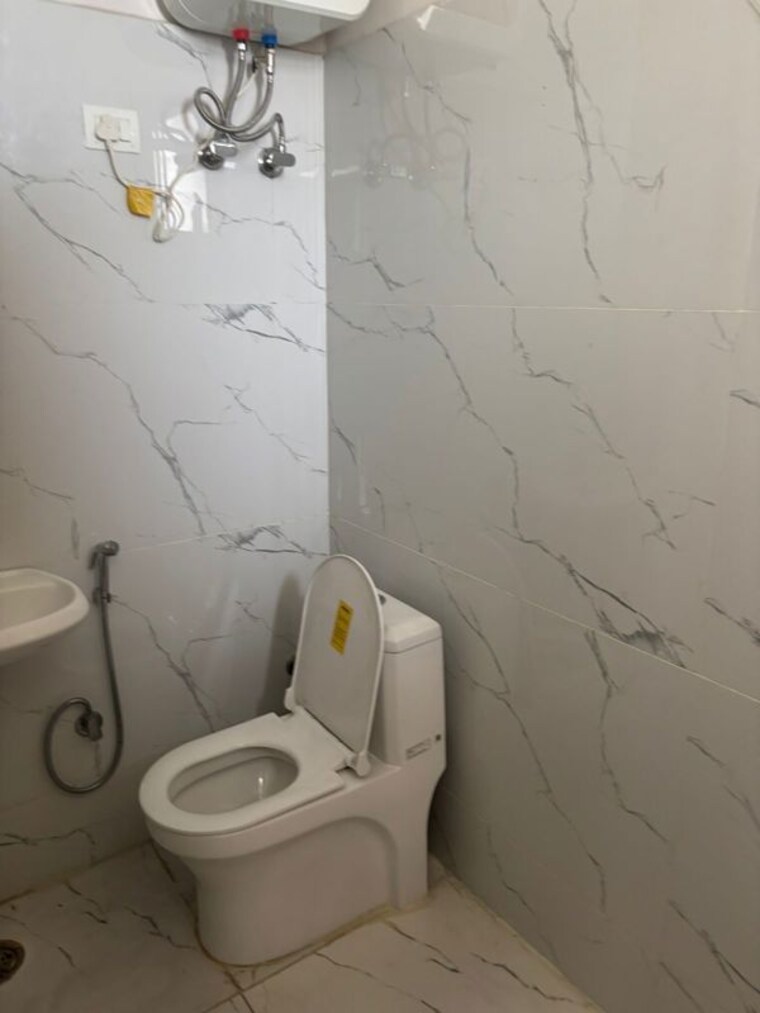 Attached Bathroom, mansarovar 4 Bedroom 2000 Sq.Ft. Apartment In Mansarovar Jaipur 10288246