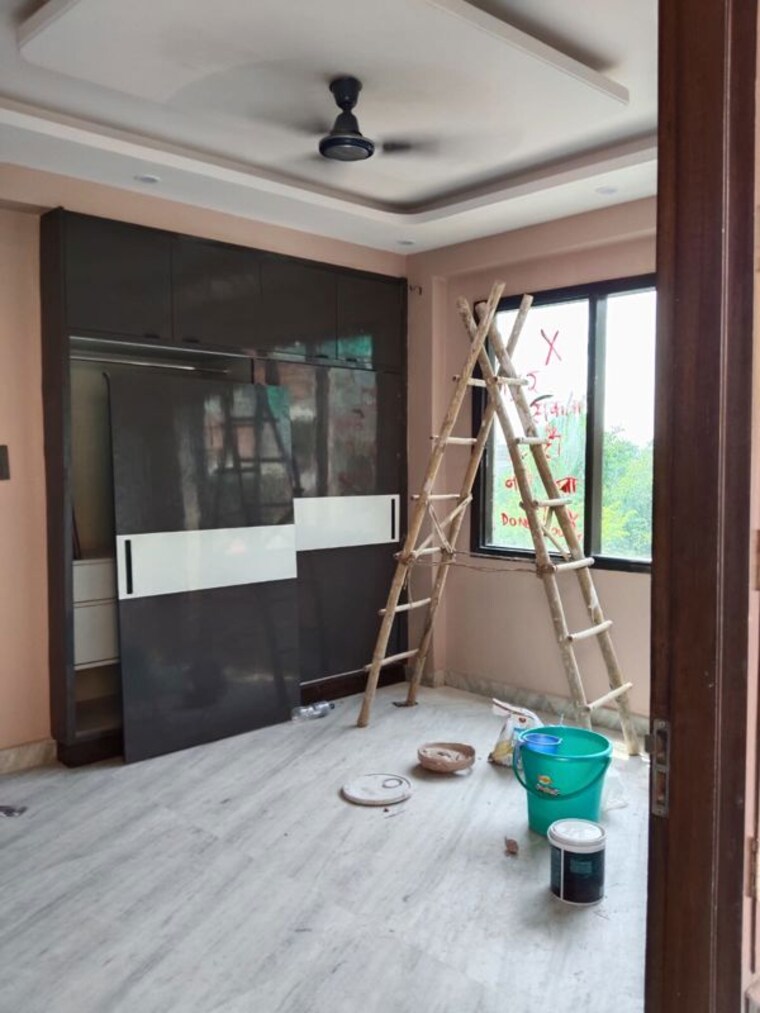 Room, chattarpur 3.5 Bedroom 110 Sq.Yd. Builder Floor In Chattarpur Delhi 10288437