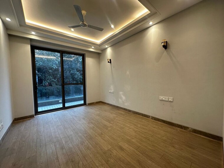 Room, defence colony 4 Bedroom 400 Sq.Yd. Builder Floor In Defence Colony Delhi 10288565