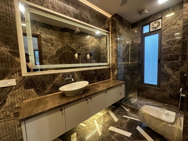 Exterior View, defence colony 4 Bedroom 400 Sq.Yd. Builder Floor In Defence Colony Delhi 10288565