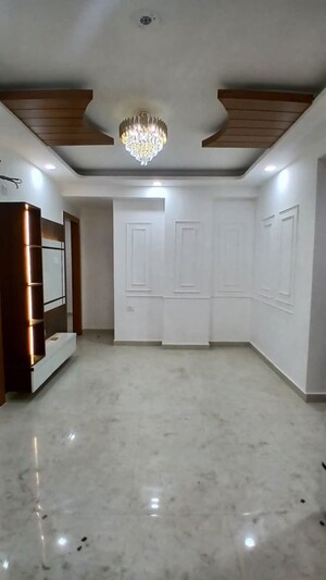 Room in 3 BHK Builder Floor at Sector 49 – for Rent
