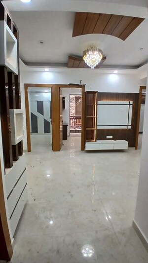 Room in 3 BHK Builder Floor at Sector 49 – for Rent