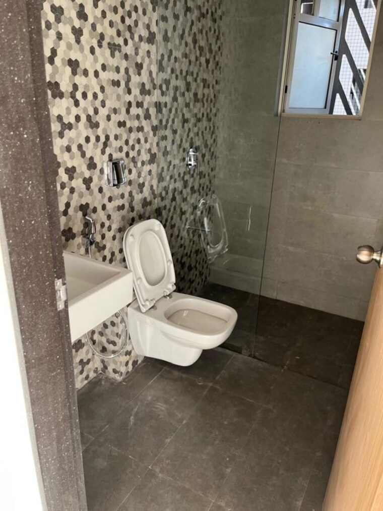 Bathroom, supreme-estia-phase-1 3 Bedroom 1120 Sq.Ft. Apartment In Baner Pune 10288661