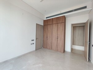 Room in 5 BHK Apartment at Rustomjee Crown, Prabhadevi – for Sale