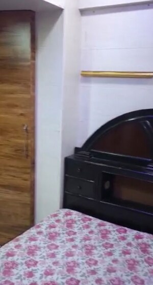 Furnished Amenities in 2 BHK Apartment at Vashi Sector 11 – for Rent