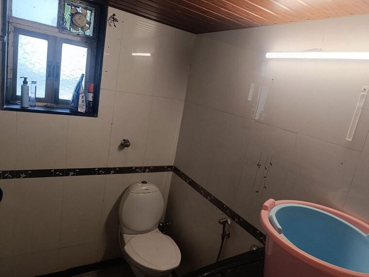 Bathroom, bandra west 2 Bedroom 700 Sq.Ft. Apartment In Bandra West Mumbai 10288687