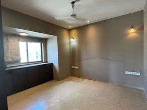 Room in 3 BHK Apartment at Prabhadevi CHS, Prabhadevi – for Sale