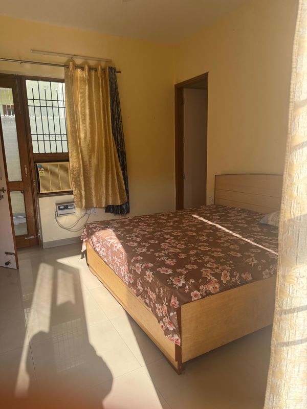 1 RkBuilder Floor For Rent in Sector 45