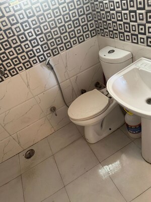 Bathroom in 1 RK Builder Floor at Sector 45 – for Rent