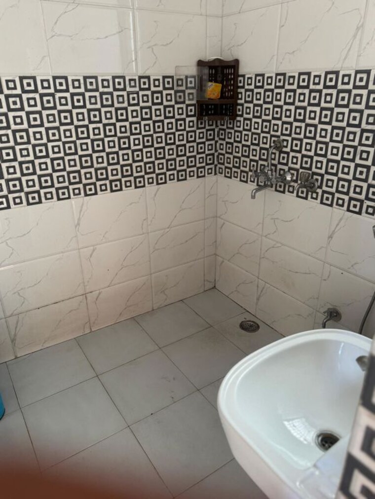 Bathroom, sector 45 1 RK 250 Sq.Ft. Builder Floor In Sector 45 Gurgaon 10288704