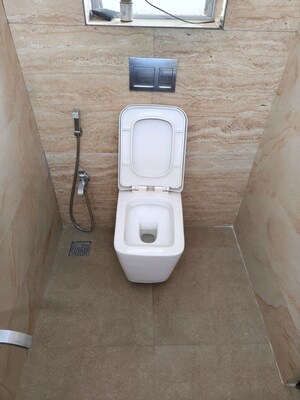 Bathroom in 2 BHK Apartment at Rattan Icon, Seawoods Sector 50 – for Rent