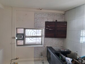 Room in 1 BHK Apartment at Shivam CHS Andheri , Andheri West – for Sale