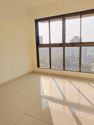 Room in 5 BHK Apartment at Chandak 34 Park Estate, Goregaon West – for Sale