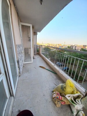 Balcony in 2.5 BHK Apartment at Corona Optus, Sector 37c – for Rent