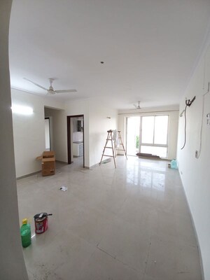 Room in 2.5 BHK Apartment at Corona Optus, Sector 37c – for Rent