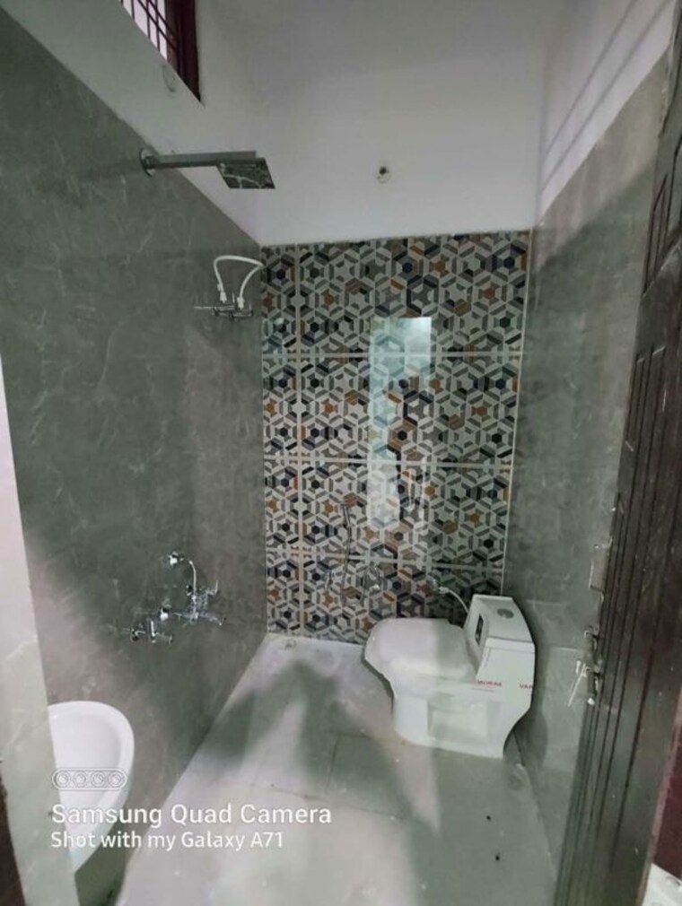 Bathroom, sarojini nagar 3 Bedroom 800 Sq.Ft. Independent House In Sarojini Nagar Lucknow 10288795