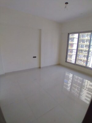 Room in 1 BHK Apartment at Dharti Presidio, Malad West – for Rent