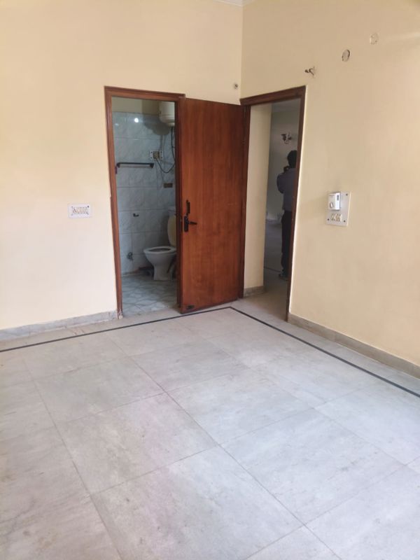 3 BHK 1500 Sq.Ft. Builder Floor in Ansal Plaza Gurgaon