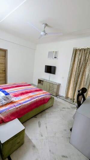Bedroom in 3 BHK Apartment at Sector 52 – for Rent
