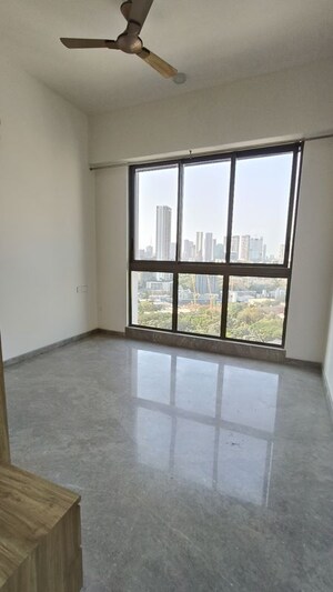 Room in 3 BHK Apartment at Prestige Jasdan Classic, Mahalaxmi – for Rent