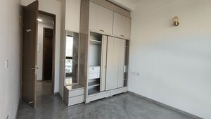 Room in 3 BHK Apartment at Prestige Jasdan Classic, Mahalaxmi – for Rent