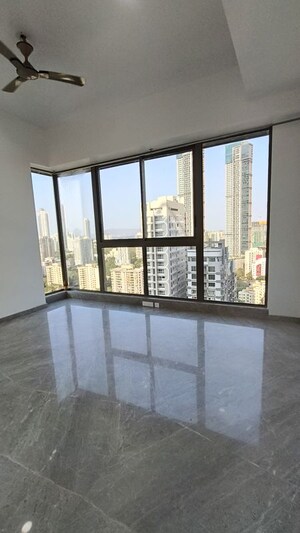 Room in 3 BHK Apartment at Prestige Jasdan Classic, Mahalaxmi – for Rent