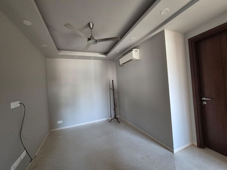 Room, greater kailash ii 3 Bedroom 214 Sq.Yd. Builder Floor In Greater Kailash ii Delhi 10289097