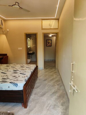 Room in 3 BHK Builder Floor at Saket – for Rent