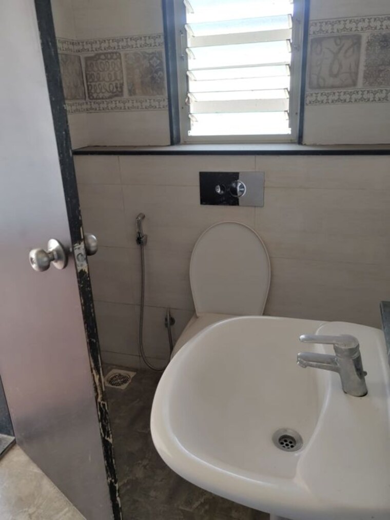Bathroom, pinnacle-gulmohar 2 Bedroom 1000 Sq.Ft. Apartment In Bavdhan Pune 10289181