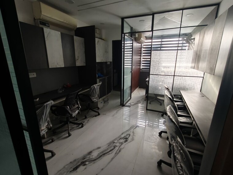 Team Area, netaji subhash place Commercial Office Space 512 Sq.Ft. In Netaji Subhash Place Delhi 10289245