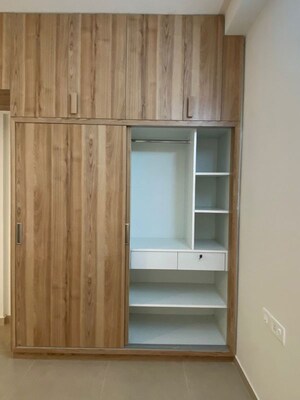 Room in 3 BHK Apartment at Bhartiya Nikoo Homes Phase 2, Thanisandra Main Road – for Rent